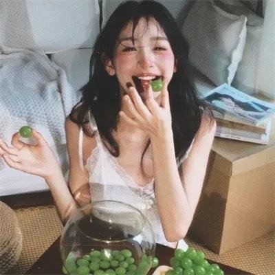 红色背篓